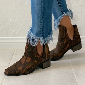 NEW Camo Distressed Split V Suede Bootie
